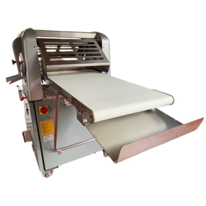 Laminoir à pâte robuste semi-automatique avec réglage de l'épaisseur pour croissants et pâtes feuilletées - Product Image 1