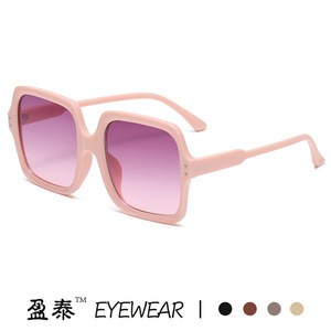 Sunglasses Large <b>Square</b> <b>Frame</b> UV400 Protection PC Material Unisex Gradient Lens Fashion Street Style - Product Image 4