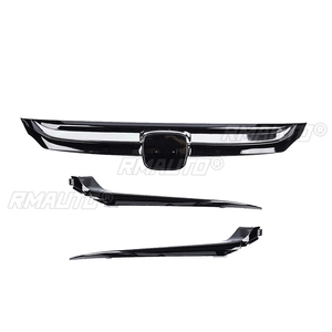 Parrilla Delantera Estilo Deportivo para Honda Accord Sedan de 10.ª Generación 2018-2020, Aspecto de Fibra de Carbono, Negro Brillante, Cromado Plateado - Product Image 4