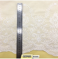 En stock – 8 motifs – Dentelle jacquard ondulée double face en coton blanc écologique brodée et ajourée – Articles en stock