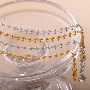Bracelet à perles rondes lisses plaqué or 18 carats, acier inoxydable poli, bracelet minimaliste pour femmes - Product Image 4