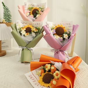QY - Ramos de Flores Tejidas a Mano para el Día de San Valentín, Día de la Madre, Cumpleaños, Graduación, Halloween, Regalo de Flores de Lana Tejida, Rosas de Hilo de Ganchillo - Product Image 1