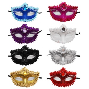 Mascarilla de plástico veneciana con encaje de tela y diamantes, media cara - Product Image 2
