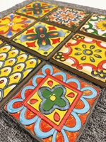 Carreaux de sol en céramique marocains peints à la main, résistants à l'usure et antidérapants, texture fleurs et plantes pour la décoration de cuisines et restaurants