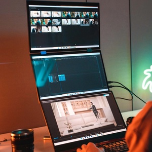 Portable Double Moniteur Flexible 15.6 Pouces IPS Panneau Pliable pour Ordinateur Portable Type C Interface Triple Moniteur Option - Product Image 1