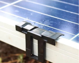 Clips de drainage d'eau pour panneaux photovoltaïques – Modèle en plastique pour système solaire – Élimination de la poussière des panneaux solaires - Product Image 1