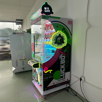 Machine de jeu d'arcade à monnayeur pour la distribution de boîtes surprises