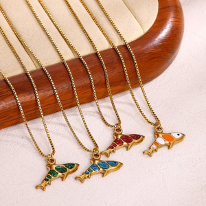 Collar de Acero Inoxidable con Diseño de Tiburón Colorido para Mujer, Cadena de Clavícula con Diseño Único y Creativo, Joyería de Moda Unisex - Product Image 2