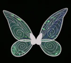 22.8 zilin lễ hội xuyên biên giới trẻ em biểu diễn đạo cụ kèn thiên thần cánh bướm đầy màu sắc