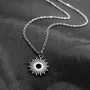 Hot Planet Saturn Mặt Dây Chuyền Vòng Cổ Cho Nam Nữ Dây Chuyền Dài Điều Chỉnh Được Hình Ngôi Sao Mặt Trăng Bằng Thép Không Gỉ Trang <span class=keywords><strong>S</strong></span>ức Cá Nhân - Product Image 2