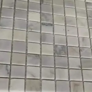 Cina Carrara Putih 4mm ketebalan kolam renang persegi marmer mosaik ubin lantai
