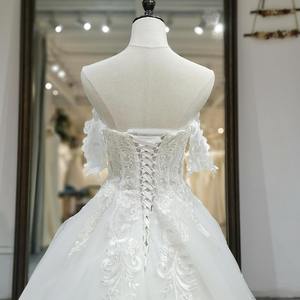 ชุดแต่งงานแบบเปิดไหล่ รุ่น Jancember RL064 สีไอวอรี่ แต่งลูกไม้ คอวี พร้อมชายกระโปรง - Product Image 4