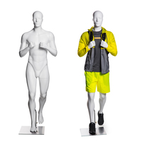 Mannequin Homme Athlétique Premium FC-2 en Position de Marche, Corps Entier Blanc, pour Présentation de Vêtements de Sport et d'Extérieur en Magasin