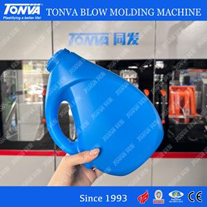 Máquina de fabricación de moldeo por soplado de botellas de líquido plástico con línea de producción - Product Image 3