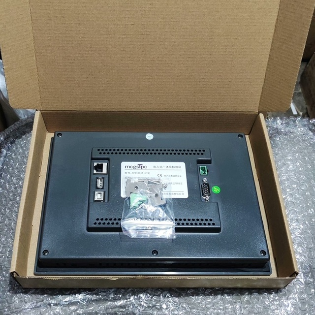 TPC1061Ti TPC Series 24V Touch Screen PLC