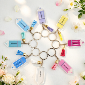 <span class=keywords><strong>Porte</strong></span>-clés en acrylique personnalisé avec logo et pompons, idéal pour la vente en gros, cadeaux personnalisés pour la Journée de reconnaissance des enseignants, et faveurs de rentrée scolaire - Product Image 3