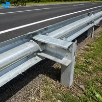 Barrera de Seguridad Vial Galvanizada por Inmersión en Caliente, Tipo W, Fabricada en China, para Carreteras y Autopistas