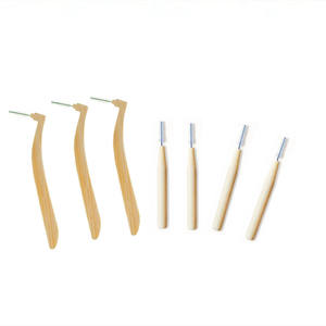 Brosse interdentaire incurvée en forme de L de 0.4mm pour un nettoyage précis des accolades, des implants et des espaces morts dans la bouche. - Product Image 4