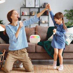 Máquina de Karaoke RGB Light 5,3 System 2 Micrófono inalámbrico Audio de tres vías Micrófono Altavoz Hogar Familia Cantando Regalo para niños - Product Image 1