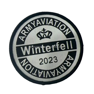 Patch en tissu de broderie avec design cousu pour les vêtements de tous les jours - Product Image 3