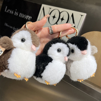 Porte-clés pingouin en fourrure de vison de qualité supérieure, peluche douce et soyeuse avec un design mignon et ludique pour les breloques de sac et la décoration de clés