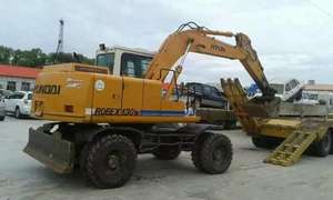 Pelle pelleteuse multifonction sur chenilles originale de la Corée Hyundai 210 à haut rendement Hyundai en bon état en vente - Product Image 4