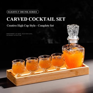 Ensemble distributeur de whisky vintage européen sculpté avec mini-gobelet, verre à whisky, verre à <span class=keywords><strong>vin</strong></span>, verre à cocktail et verre à shot en forme de diamant - Product Image 3