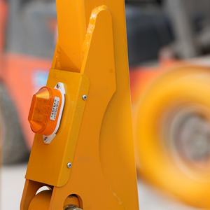 รถกระเช้าไฟฟ้าแบบใหม่ 16 เมตร รุ่น CE ใช้สำหรับทำความสะอาดผนัง - Product Image 5