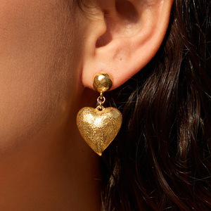 Boucles d'oreilles pendantes en forme de cœur, couleur or, en acier inoxydable, style vacances à la plage, bijoux tendance européenne et américaine - Product Image 2