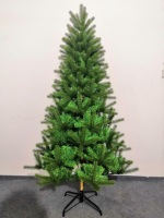 Sapin de Noël artificiel mince avec pointes de feuilles vertes mélangées, sapin de Noël peu encombrant pour la maison, le bureau et la décoration des fêtes