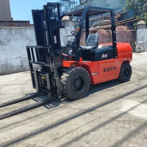 Montacargas HANGCHA 50 de Uni Carriers, Blanco con Franjas Azules, Equipo Industrial Usado, 1 Año de Garantía, 5000 kg, Alta Eficiencia Operativa - Product Image 5