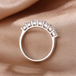 Gioielli Raffinati in Argento Sterling 925 Placcato <span class=keywords><strong>Oro</strong></span> <span class=keywords><strong>Bianco</strong></span> con Incastonatura a Griffe, Taglio Rotondo 0.7CT VVS GRA Moissanite, Anelli a 7 Pietre per Donne - Product Image 4