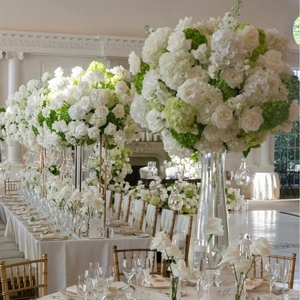 C-524 Sfera Floreale Verde Stile Naturale Selvatico con Ortensie Verdi e Bianche e Anthurium per Centrotavola Matrimoniali e Decorazioni Eventi - Product Image 1