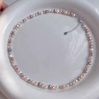 Collier de perles d'eau douce en forme d'alien, blanc pâle et violet, avec chaîne de collier et collier dopamine améliorant l'humeur