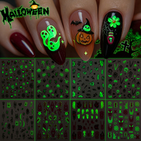 Autocollants Esthétiques Gothiques pour Ongles d'Halloween – Motifs Cœur, Toile d'Araignée, Alien – Lumineux et Phosphorescents dans le Noir – Outil de Nail Art Effrayant