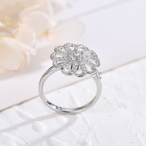 Amazonian Daisy Ring Rotatable Flower Zircon Open Design Jewelry For Women Everyday Wear - Product Image 2