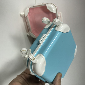 Maleta Mini de Acrílico Transparente de Nuevo Estilo, OEM, para Dulces, Juguetes, Almacenamiento Pequeño, Embalaje de Plástico, Regalos Promocionales Sorpresa para Bodas, Caja de Dulces - Product Image 5