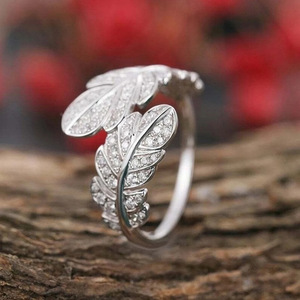 Anello Ispirato alle Fate delle Piume per Donne, Elegante Gioiello da Dito Fantasioso e alla Moda - Product Image 3