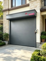 Porte à enroulement en aluminium Idealdoor de 100 mm de largeur, idéale pour les villas et les garages.