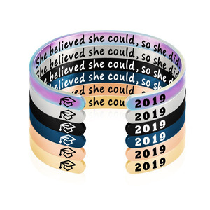 Mejores vendedores de 2019 para Amazon motivacional ella creía que podía por que <span class=keywords><strong>lo</strong></span> nombre personalizado brazalete para regalos de la graduación - Product Image 1