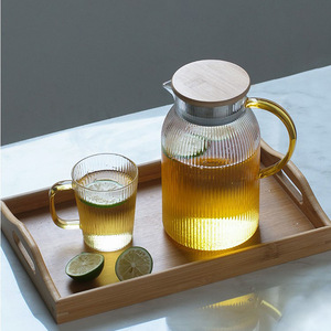 Carafe en verre rayée avec infuseur 1,5 L pour eau froide et jus, idéale pour les fêtes - Product Image 4