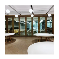 Nouvelle Arrivée Yiqi – Porte Coulissante Moderne Pliable en Aluminium à Double Vitrage, Design Flexible pour Bureaux Commerciaux et Salles de Conférence