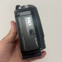 Videocámara Sony HDR-PJ670 Handycam en Buen Estado, Zoom 30X, Sensor CMOS HD, con Proyector Integrado y Wi-Fi
