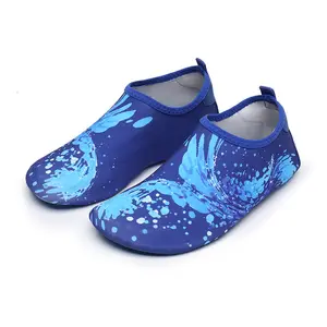 2024 Aqua Shoes Summer Swimming Beach Zapatos de agua descalzos de gran tamaño