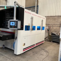 Máquina Desbarbadora Motorizada de 1600 con Succión para Pulido y Acabado de Superficies de Acero Inoxidable y Aluminio de Alta Precisión