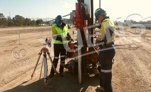 Rig pemasangan tenaga surya portabel, dengan mesin pengemudi tumpukan hidrolik untuk sekrup tanah pemasangan jangkar bumi - Product Image 3