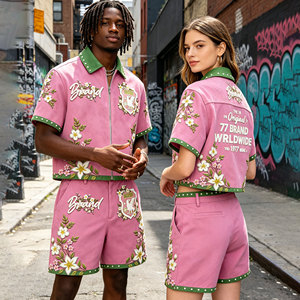 <span class=keywords><strong>T</strong></span>-<span class=keywords><strong>shirt</strong></span> <span class=keywords><strong>Homme</strong></span> Court et Ample en Daim avec Fermeture Éclair Personnalisée, Style Streetwear, Manches Courtes, Broderie en Relief et Strass - Product Image 2