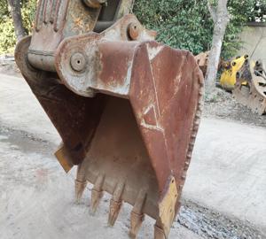 Excavadora de orugas Hyundai 2018 usada de 20 toneladas con motor y bomba originales, modelo en buen estado - Product Image 6