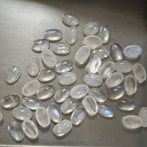 Piedra de Luna Natural Ovalada con Reverso Plano, Cabujón de Gema Suelta con Destello Azul para Joyería - Product Image 1