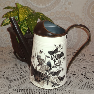 การรดน้ำโลหะแนวศิลปะสามารถเพิ่มสไตล์การตกแต่งกลางแจ้งในขณะที่ยังคงให้การไหลของน้ำที่ราบรื่น - Product Image 1